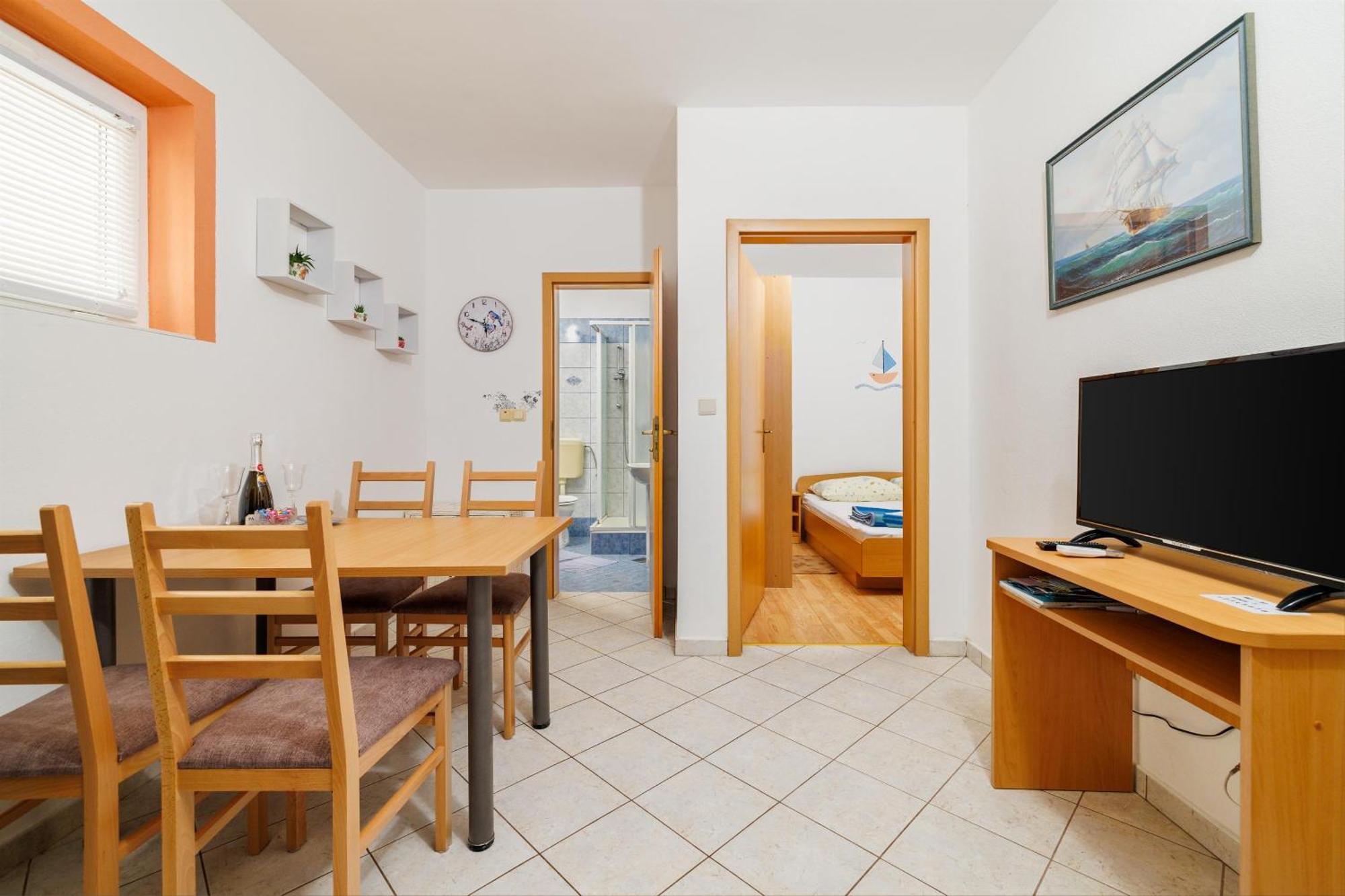 Apartment Julija Povile Kültér fotó